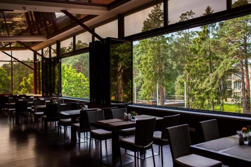 Restaurant, Hotel Yes in Narva-Joesuu