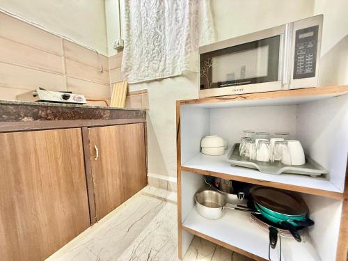 Yepplo Holiday Home - Traditional 2BHK Wooden House - Laban, Shillong in Iewduh