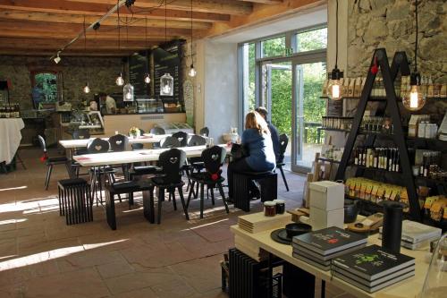 餐廳, hotel rainhof scheune & naturpark restaurant (Kirchzarten) in 基爾希察爾滕