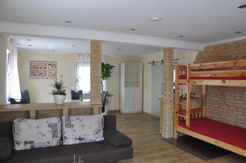 Kiefer-Apartments - image 5