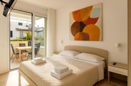 One-Bedroom Apartment with Balcony