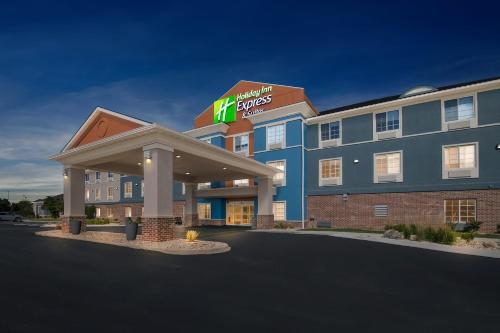 Exterior view, Holiday Inn Express Hotel & Suites Council Bluffs - Convention Center Area By IHG in Council Bluffs (IA)