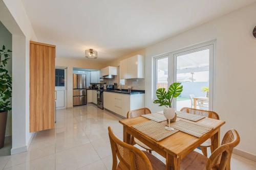 Home with amazing ocean views, Babijn