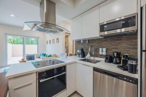 Suite 2min to Palm Beach Design Pool Gym Private in Westpunt