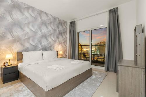 Charming 1BR with Balcony and City View in JVC - image 13