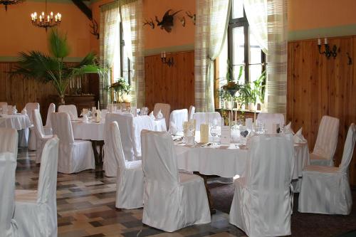 Restorāns, Hotel Zum Burgergarten in Sudharz