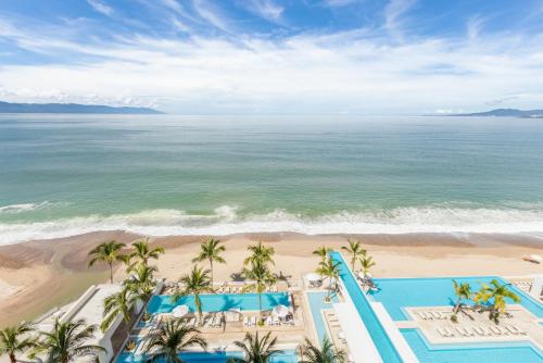 Harbor 12005 Huge unit 2 Balconies Beachfront by Moikkarentals in Puerto Vallarta, Mexico