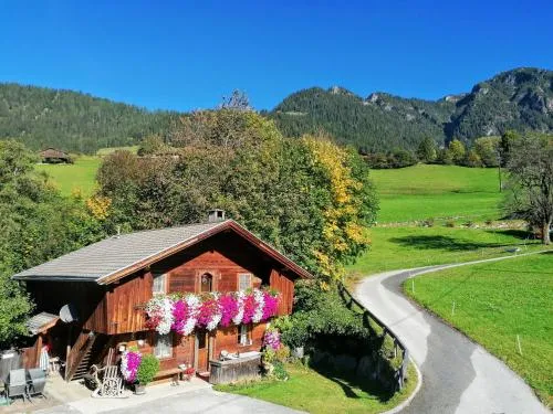 Wörglerhof's Hüttenapartments mit Kachelofen Farm Stay in Alpbach, Österreich