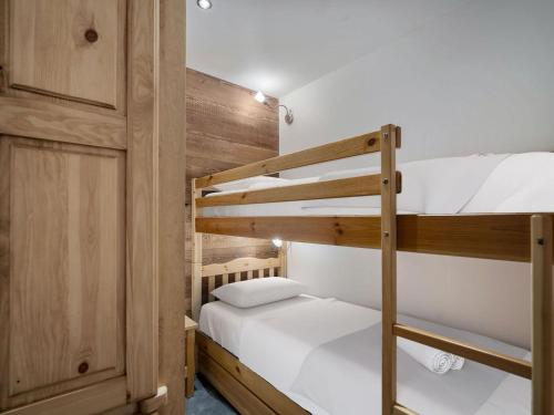 Appartement rénové 2 pièces cabine avec parking, près des pistes à Courchevel - FR-1-563-93 (Appartement renove 2 pieces cabine avec parking, pres des pistes a Courchevel - FR-1-563-93) in Courchevel