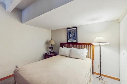 Summit House East - image 4