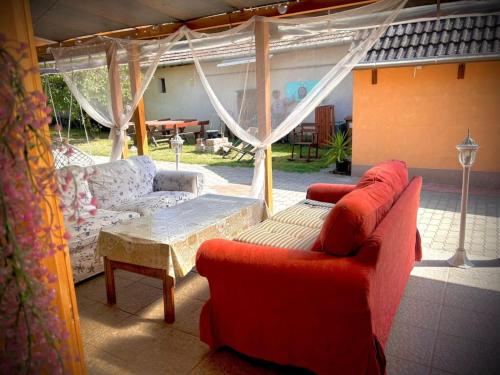 Szofi Vendégház (Szofi Vendeghaz) in โคโรเชกี