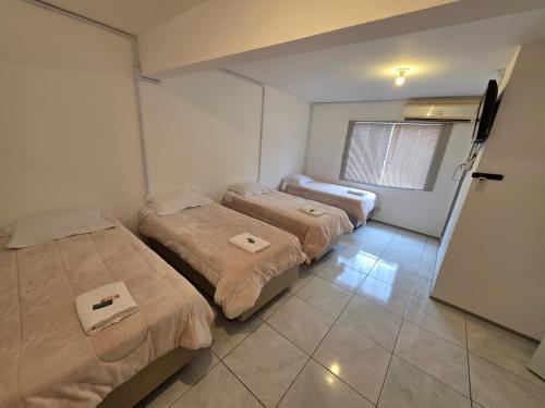 4 twin beds