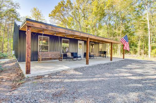 1 Mi to Greers Ferry Lake! Outdoor Adventure Base – khách sạn tại Vịnh Fairfield (AR)