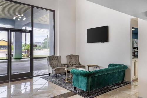 SureStay Studio by Best Western Victoria in Victoria, USA