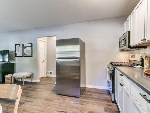 1402 Crescent - image 10