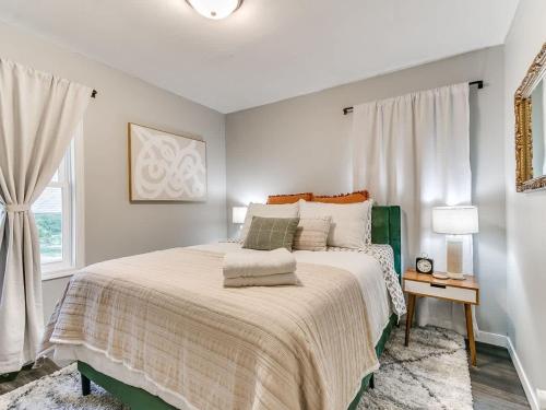 1402 Crescent - image 13