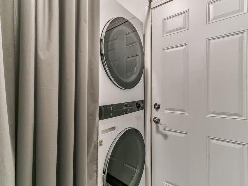 1402 Crescent - image 14