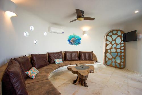 Lion Fish Retreat at Swan Villas -Gold Standard Certified in Maya Beach