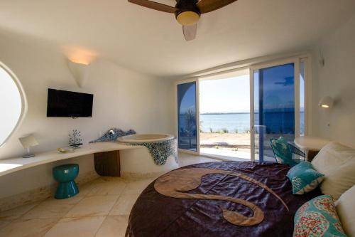 Lion Fish Retreat at Swan Villas -Gold Standard Certified in Maya Beach