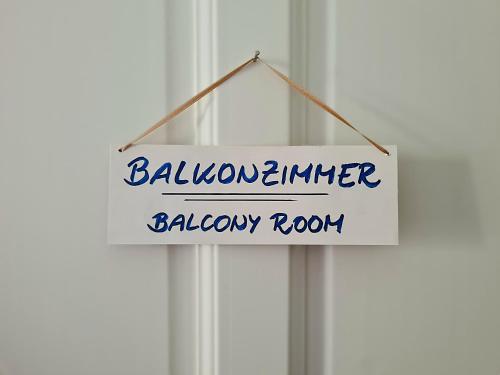 1A-LAGE, Blick - 2 großzügige Zimmer mit Balkon & Bad auf eigener Etage -- SUPER CENTRAL, view - 2 big rooms with balcony & bathroom, Berlin (zdjęcie 2)