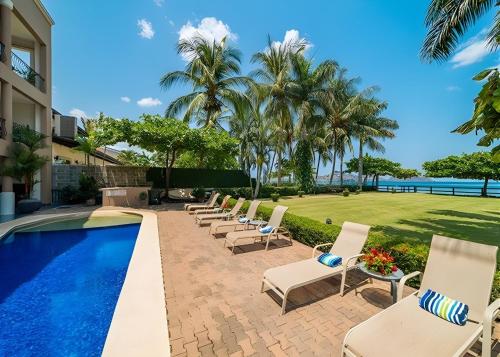 מרפסת, El Destino 1b - Beachfront Escape, Pool, Patio & More in פוטררו