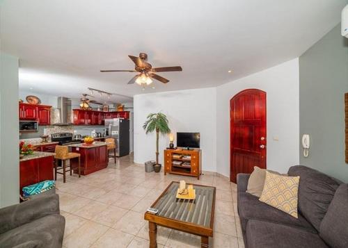 טרקלין, El Destino 1b - Beachfront Escape, Pool, Patio & More in פוטררו