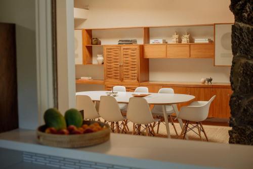 Villa Mountain Getaway with a Pool Hot Tub 5 Beds in Encino