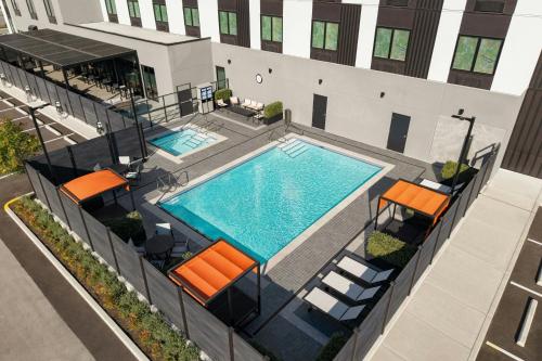 Zwembad, Fairfield by Marriott Inn & Suites Chilliwack in Chilliwack (BC)