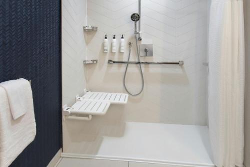 Fairfield Inn & Suites Somerset - image 10