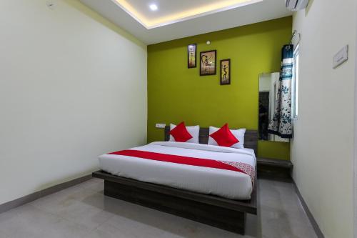 Hotel O Nabhyansh Elite Lokmanya Nagar railway station