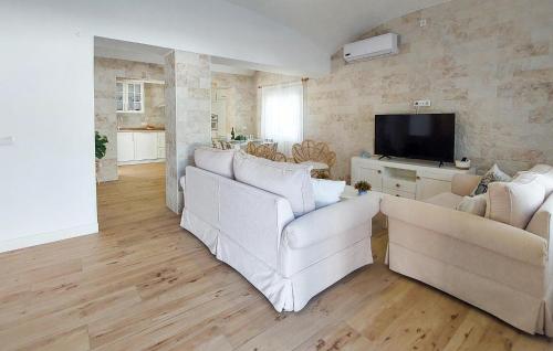 Nice Home In San Antoniojerez De L in La Barca de la Florida