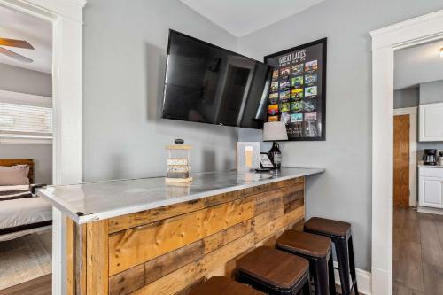BrewLoft Cleveland - Near Rock Hall & Downtown in Lakewood (OH)