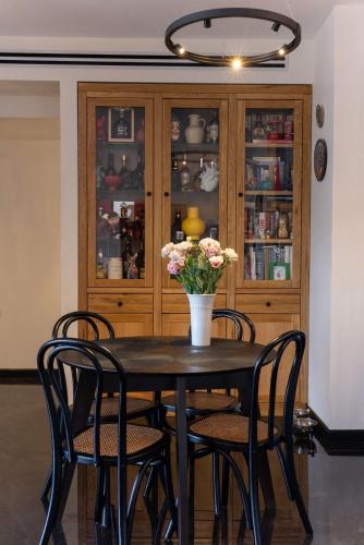 Spacious 5-Room Apartment by the Beach Bat Yam in Bat Yam