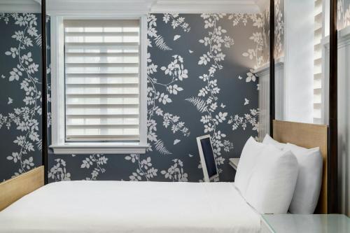 1 queen bed