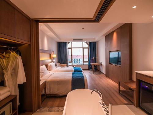 room detail thumbnail 0