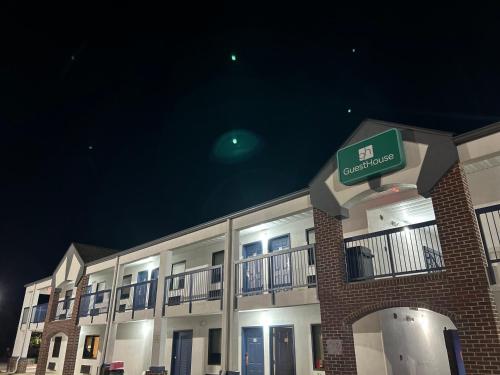 ทัศนียภาพภายนอกโรงแรม, เกสต์เฮาส์อินน์โดธาน (GuestHouse Inn Dothan) in โดทัน (AL)