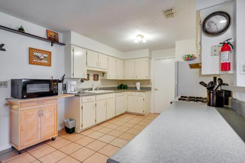 Welcoming Bartow Home Near Family Attractions! in Bartow, USA