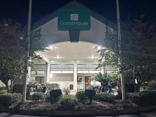 ทัศนียภาพภายนอกโรงแรม, เกสต์เฮาส์อินน์โดธาน (GuestHouse Inn Dothan) in โดทัน (AL)