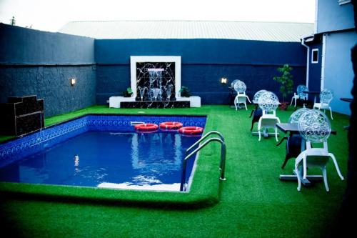 Peldbaseins, Ivy Hotel Epe in Epe