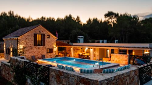 Family friendly house with a swimming pool Basina, Hvar - 23475 - Location saisonnière - Vrbanj