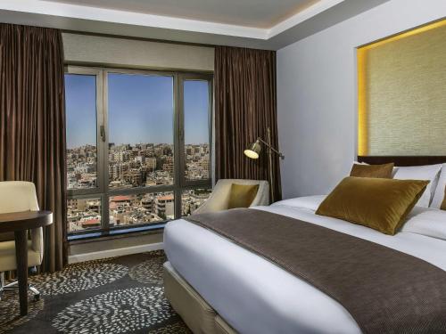 Movenpick Hotel Amman Room Type - Executive Suite with City View