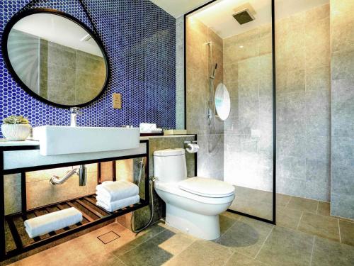 room detail thumbnail 2