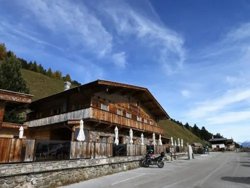 Chalet in Zillertal near Hochzillertal Ski Area in Zellberg, Österreich