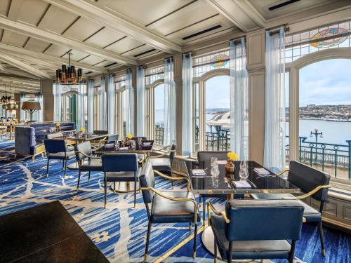 餐厅, 费尔蒙勒拉菲弗龙特纳克酒店 (Fairmont Le Chateau Frontenac Hotel) in 魁北克市(QC)