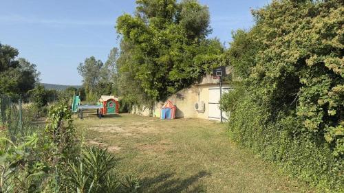 Les rosiers in Villecroze ciems