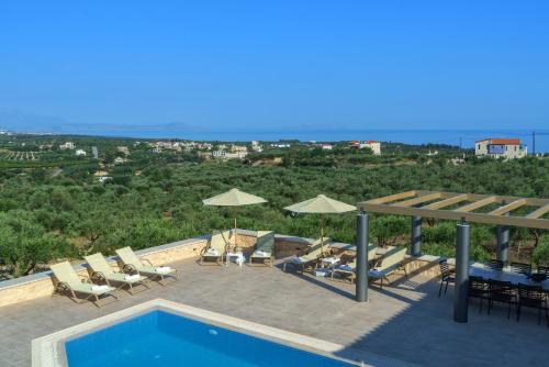 Luxury Villa Aria with Pool & Children's Area, 5km to Beach! - Location, gîte - Astérion