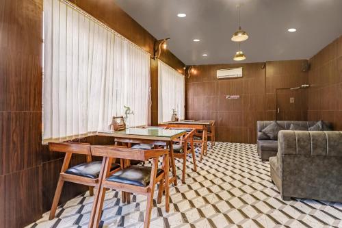 Facilities, Hotel O Star Stay Guest house opposite Kendriya Bhawan in Aliganj