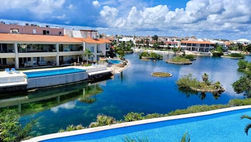 Bay Blue 2BR on the Lagoon next to the beach, Puerto Aventuras