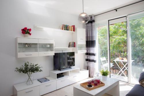 SingularStays Na Jordana - image 13