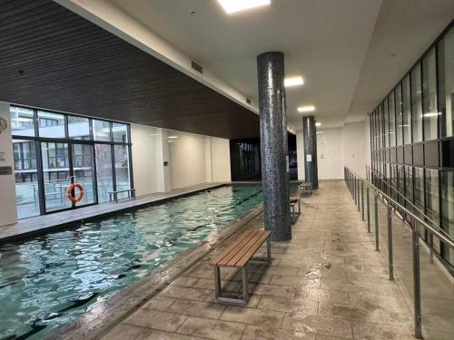 Spacious 3-Bedroom Apartment + Lifestyle Amenities in ลินแฮม